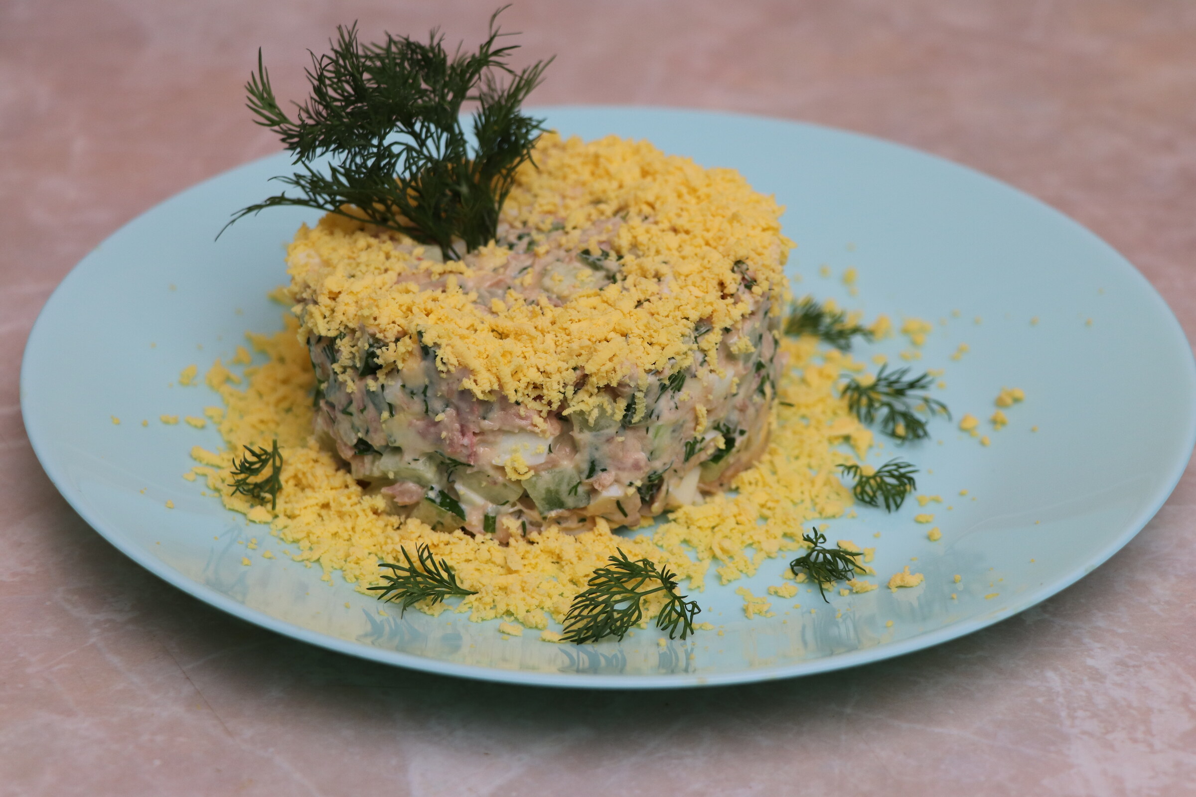 Tuna, egg and cucumber salad