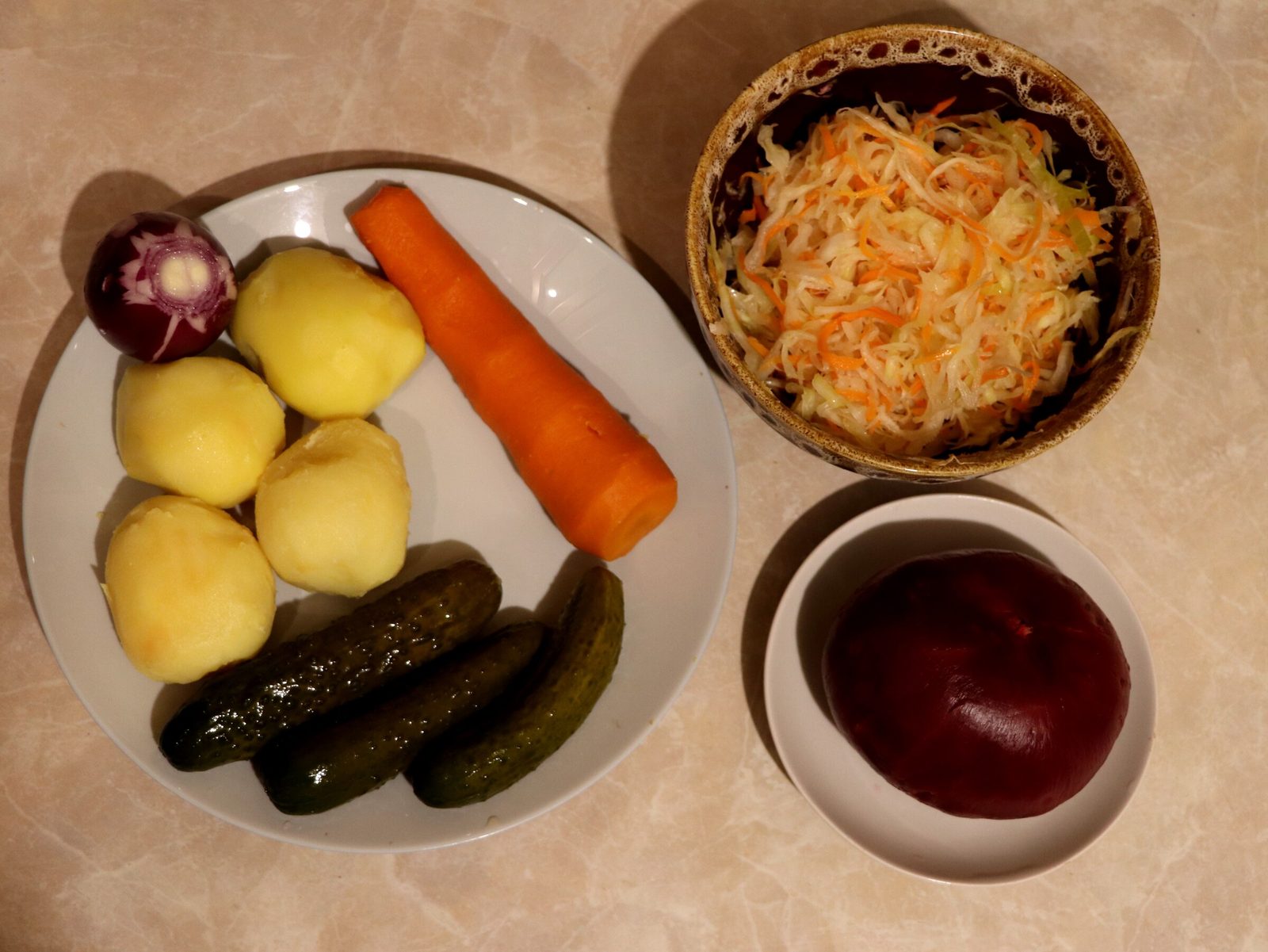 Step 2. The cooking process is simple. Vinegret salad