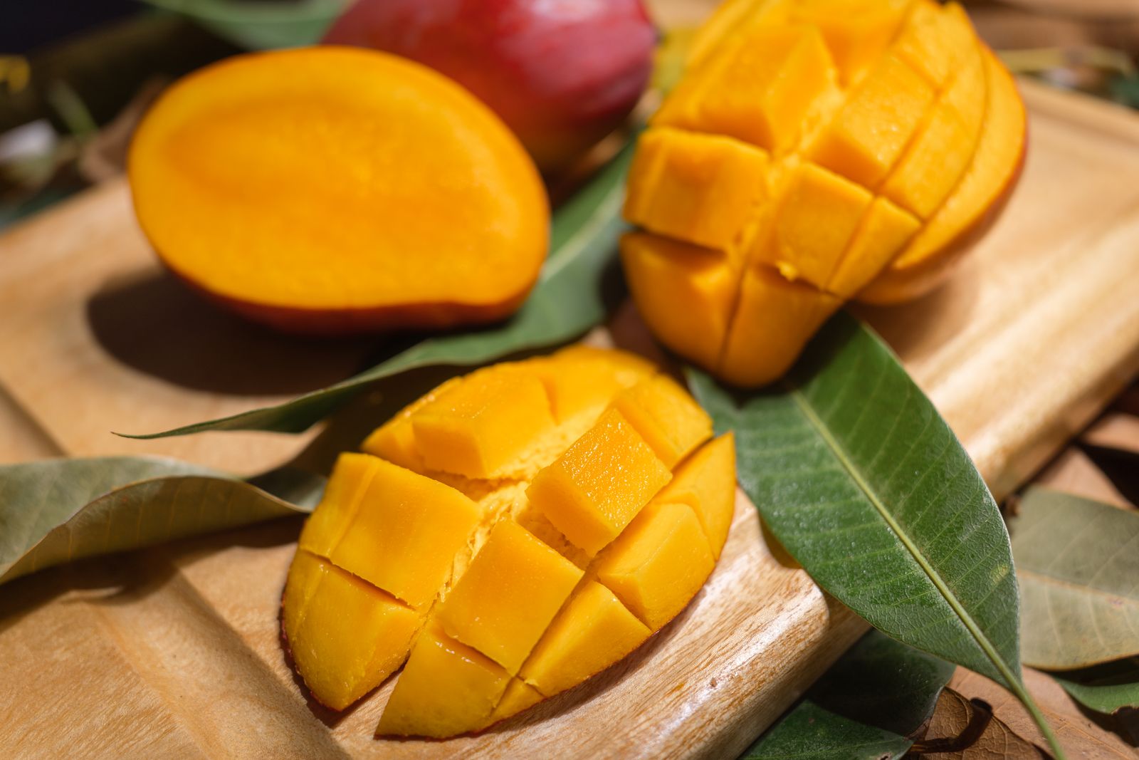 How I keep a cut mango from drying out