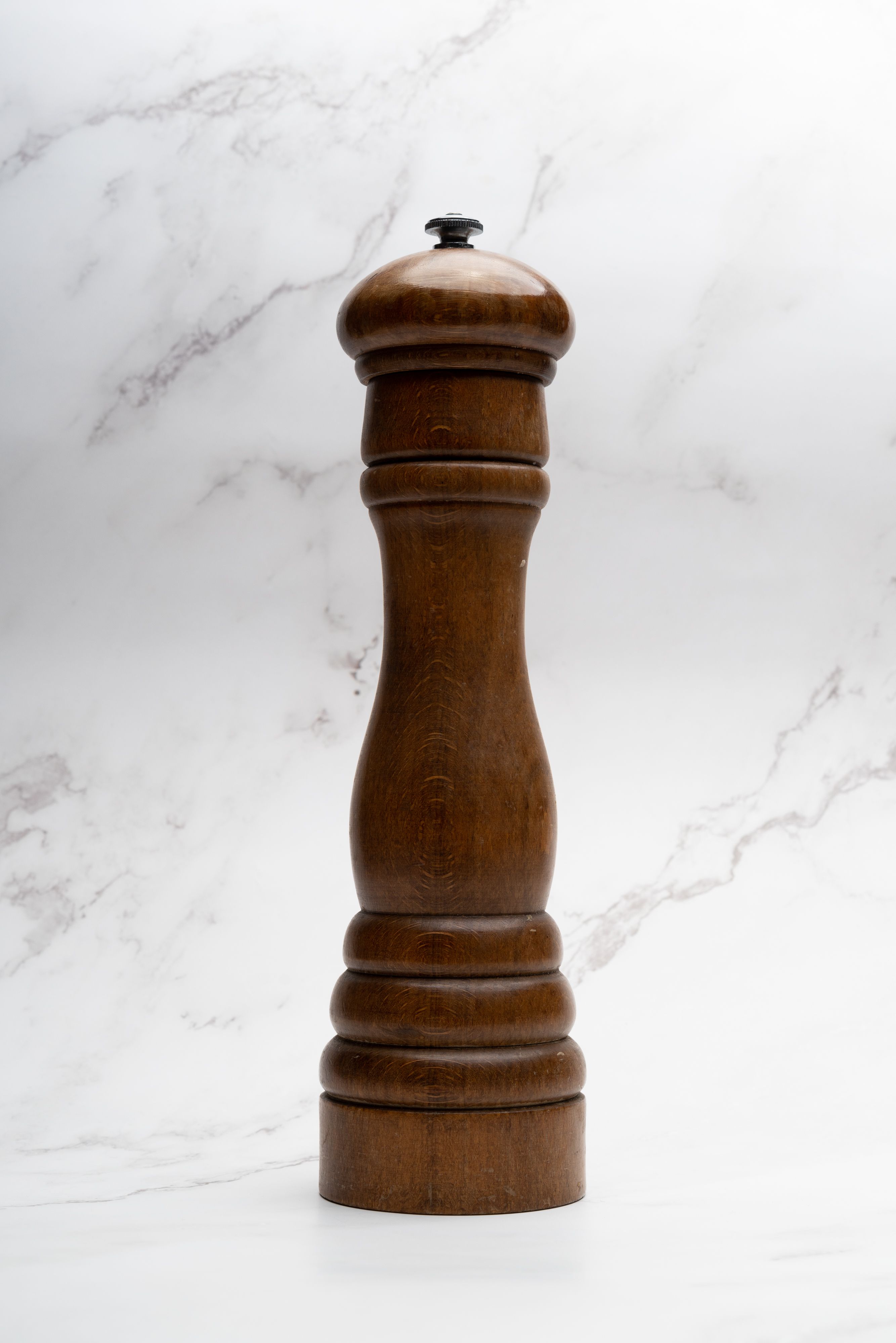 I keep the pepper mill dry and shut