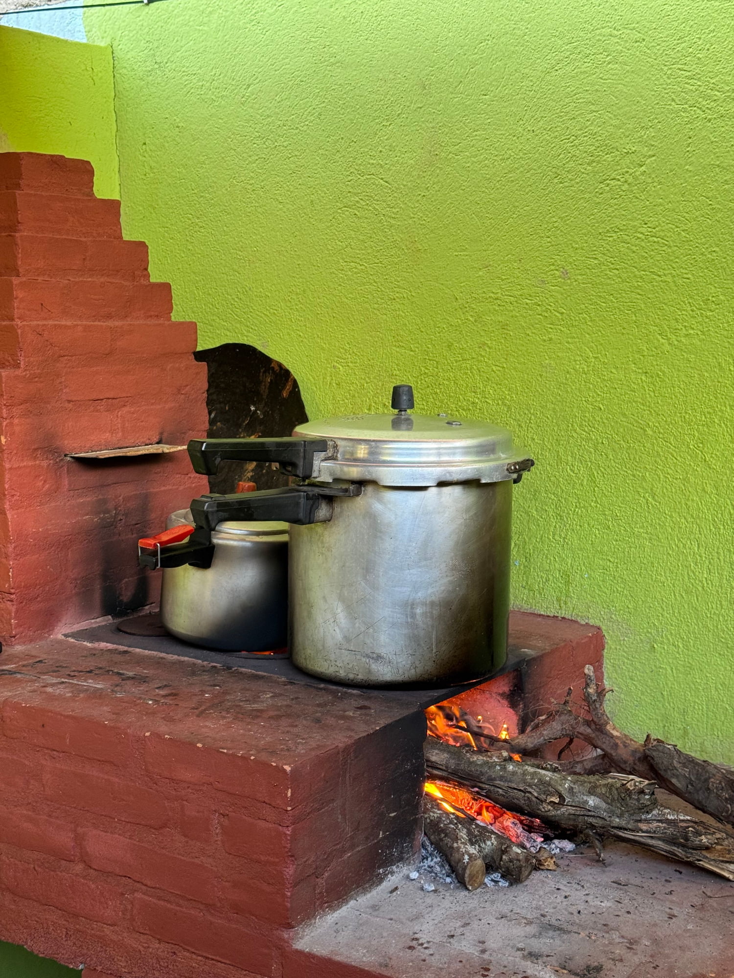 Why I loosen the lid on the pressure cooker only when the