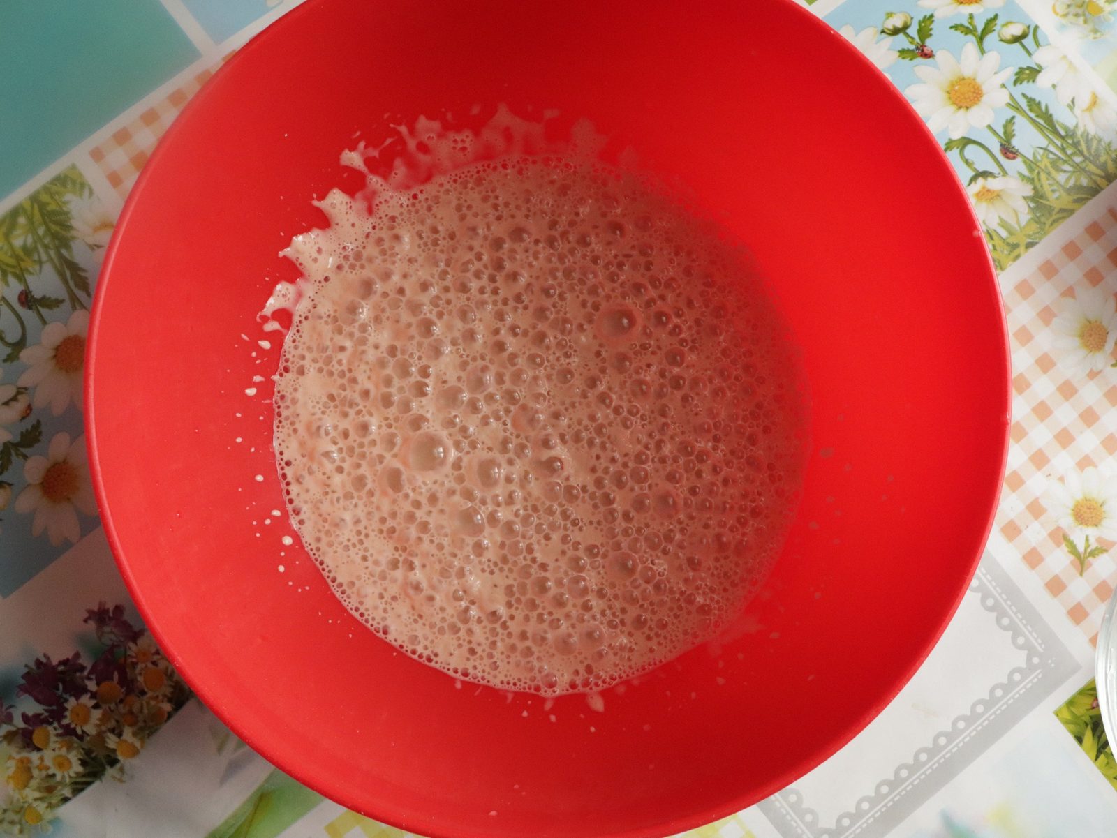 Step 2. Let's prepare the dough. Fruit or berry croissants