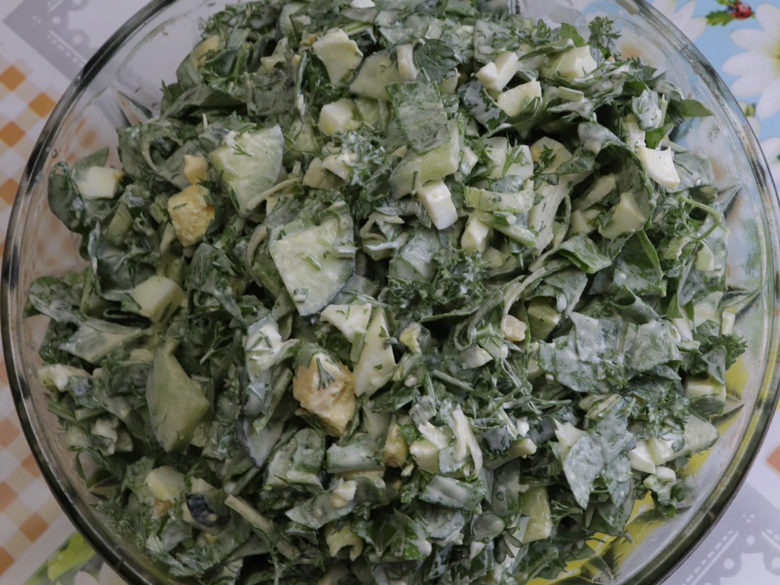 Step 2. Mix all ingredients, salt and season. Vitamin salad